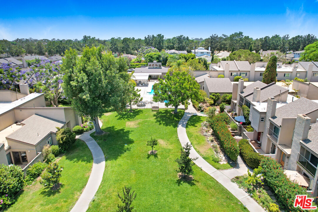 32 Village Pkwy