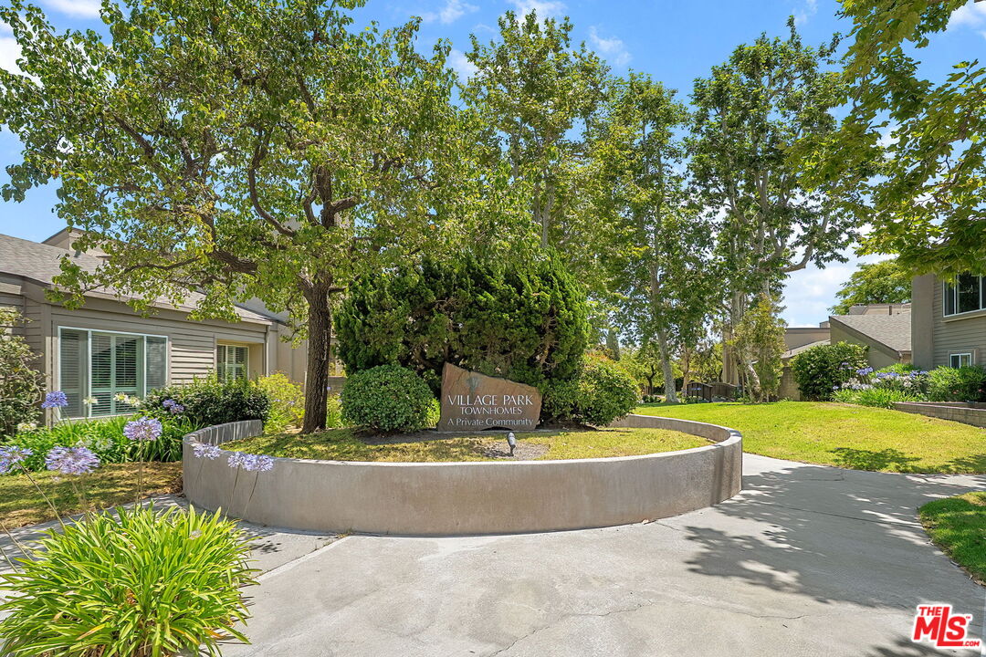 32 Village Pkwy