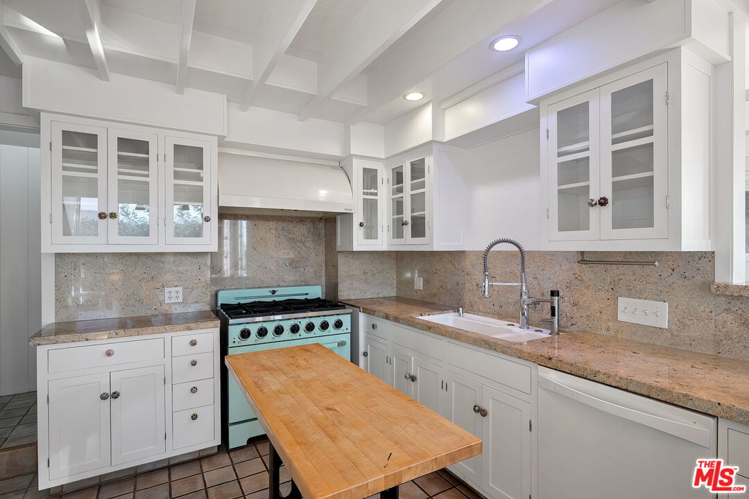 339 Adelaide Dr
