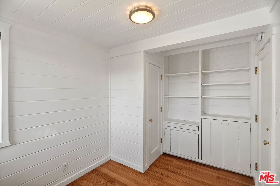 339 Adelaide Dr