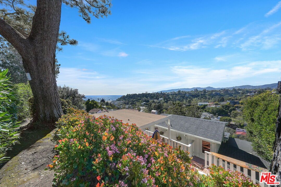 339 Adelaide Dr