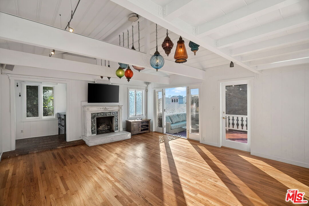 339 Adelaide Dr