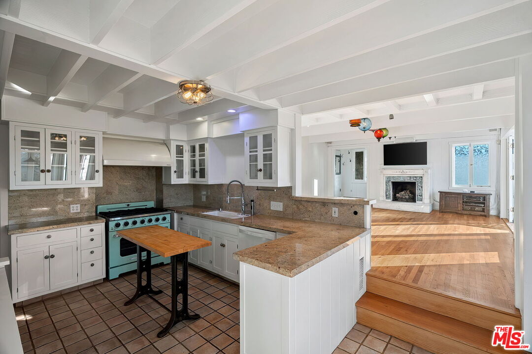 339 Adelaide Dr