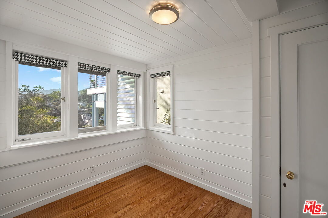 339 Adelaide Dr