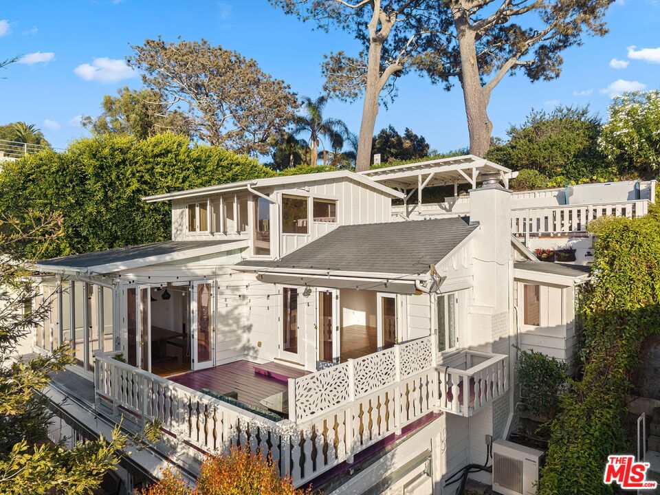 339 Adelaide Dr
