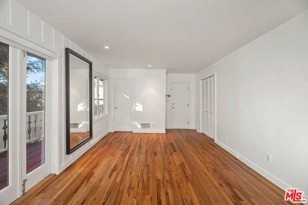 339 Adelaide Dr