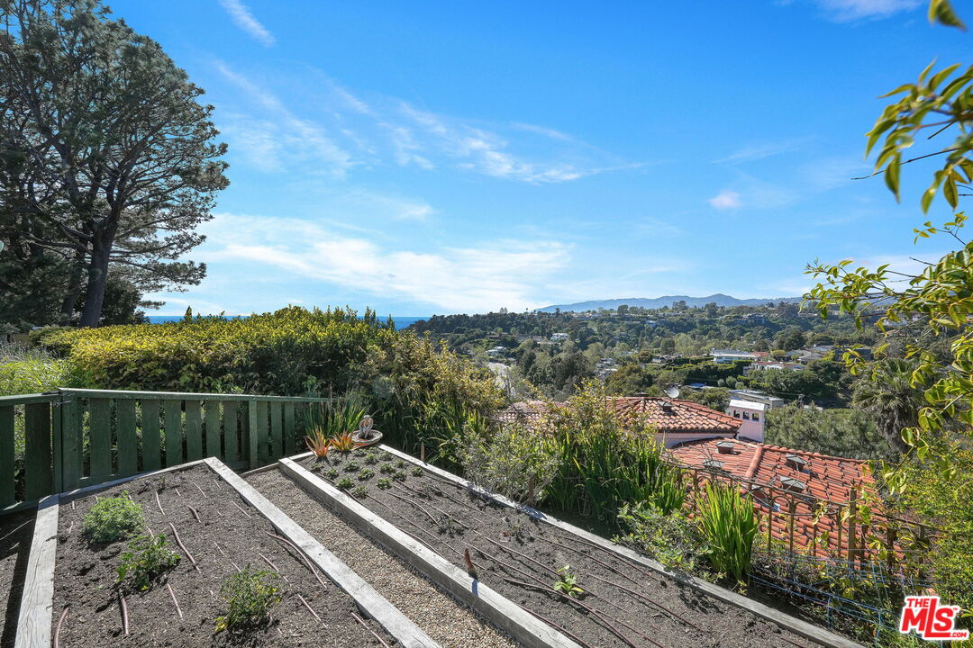 339 Adelaide Dr