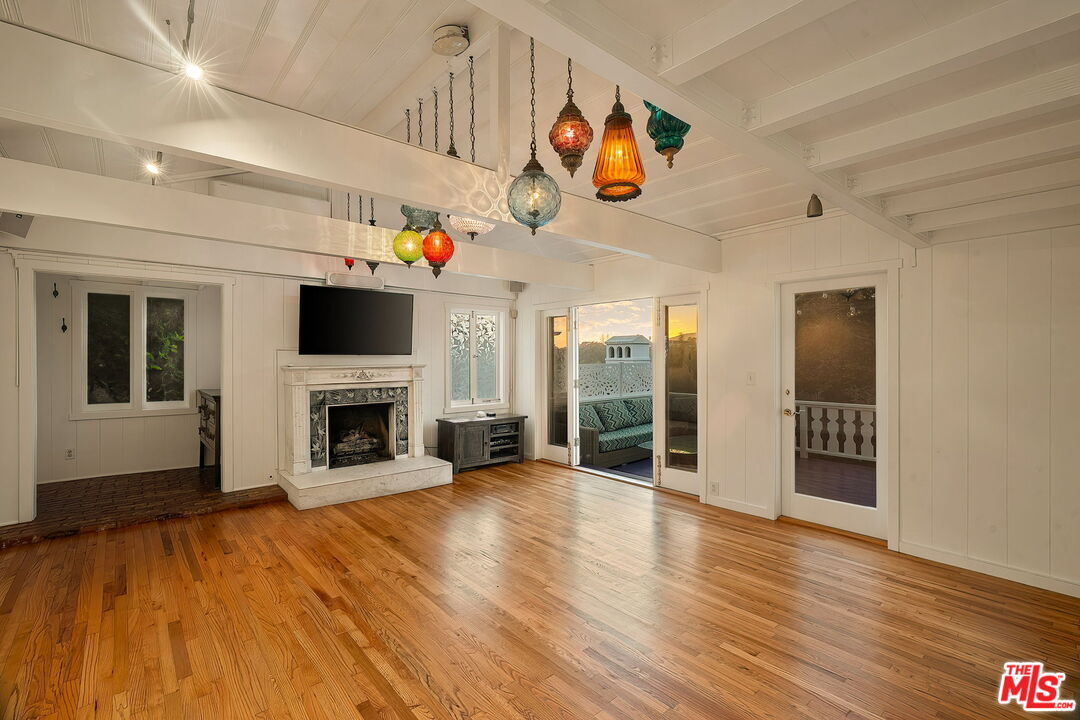 339 Adelaide Dr