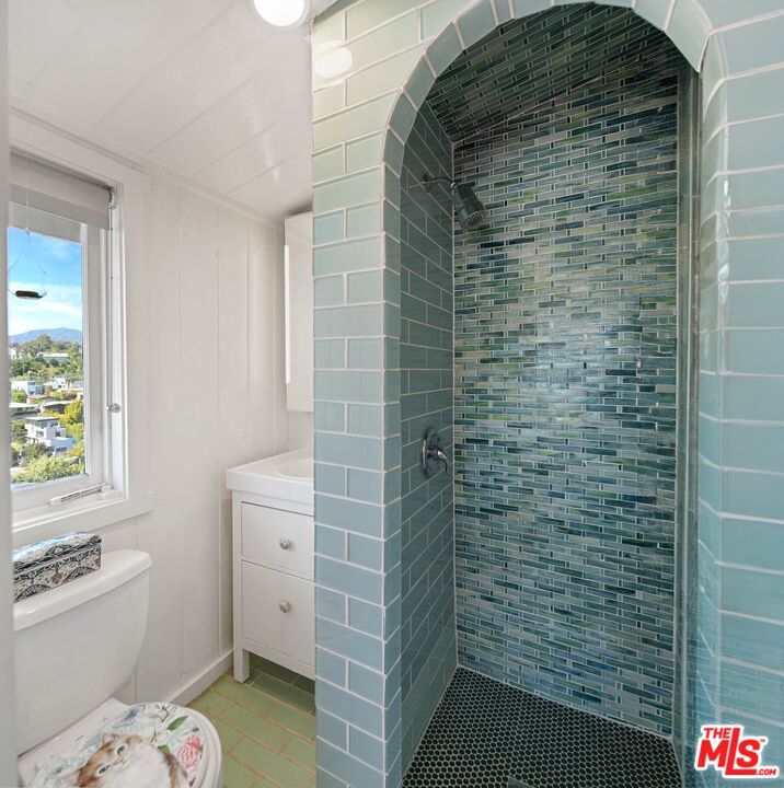 339 Adelaide Dr
