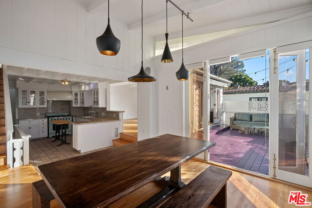 339 Adelaide Dr