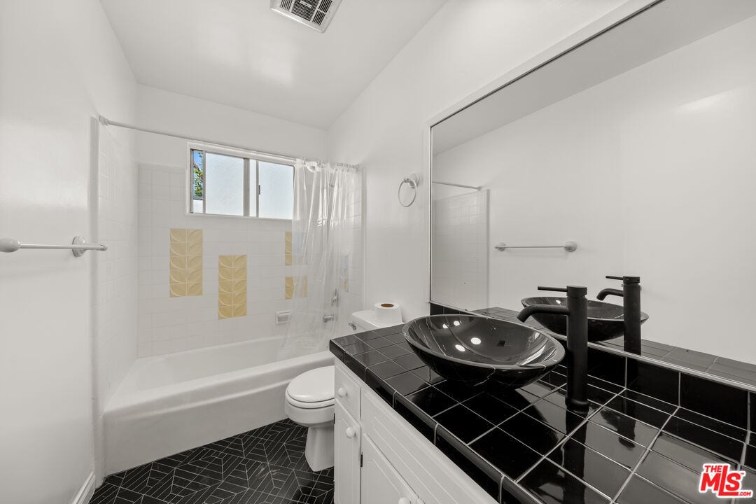 1010 21st St Unit: 1