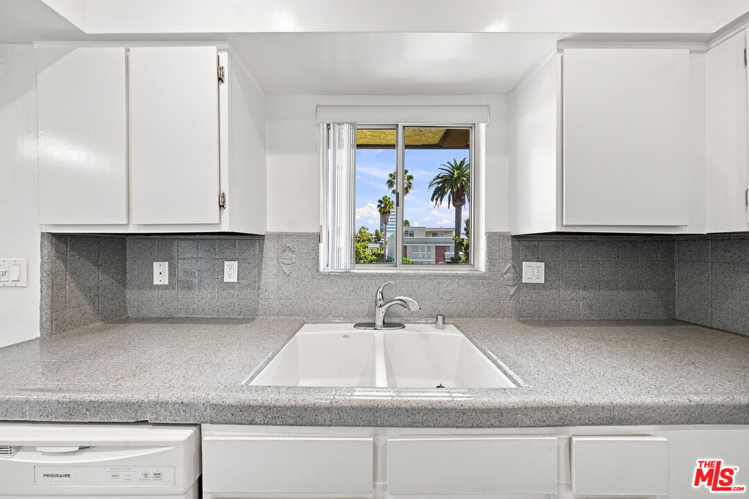 1246 Euclid St Unit: 6