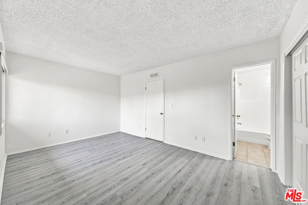 1246 Euclid St Unit: 6