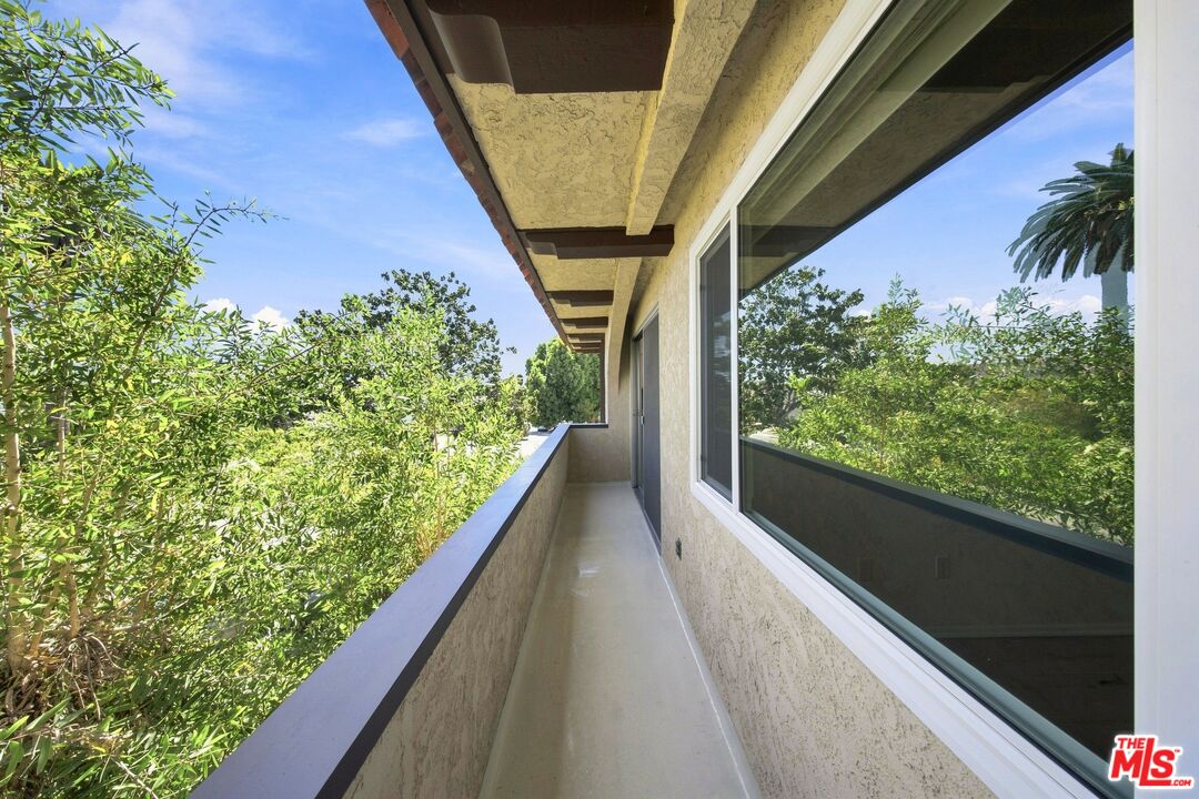 1246 Euclid St Unit: 6