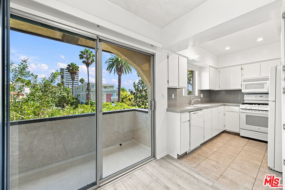 1246 Euclid St Unit: 6