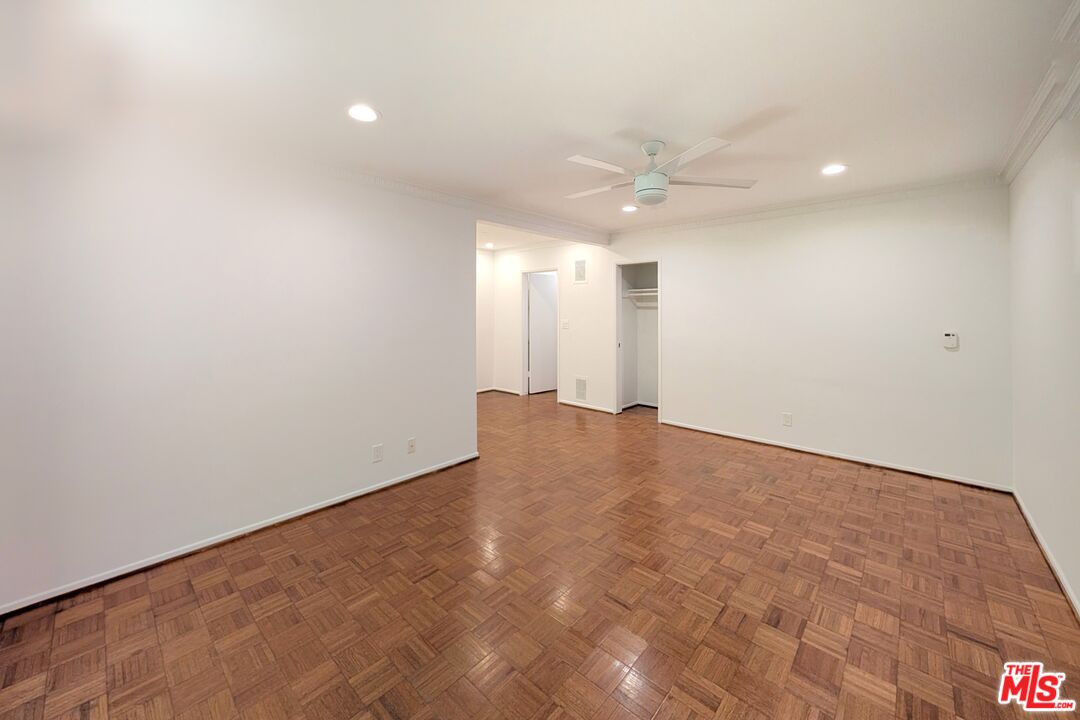 1037 11th St Unit: 2