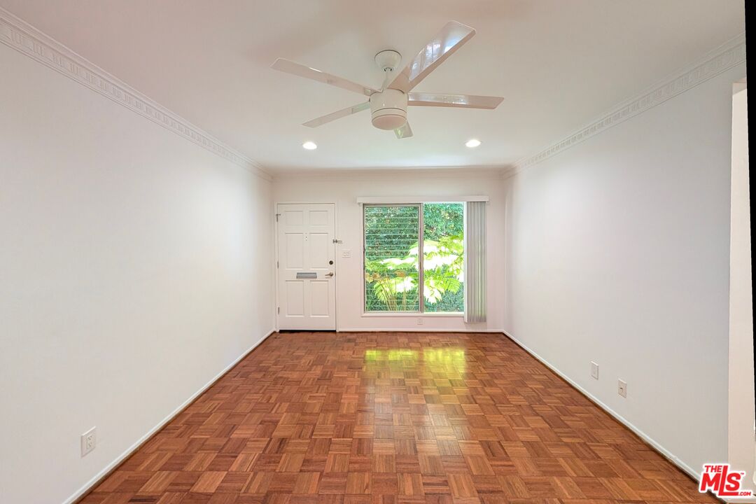 1037 11th St Unit: 2