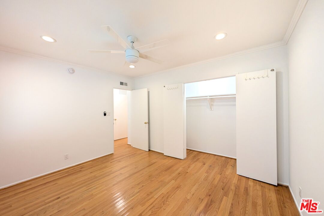 1037 11th St Unit: 3