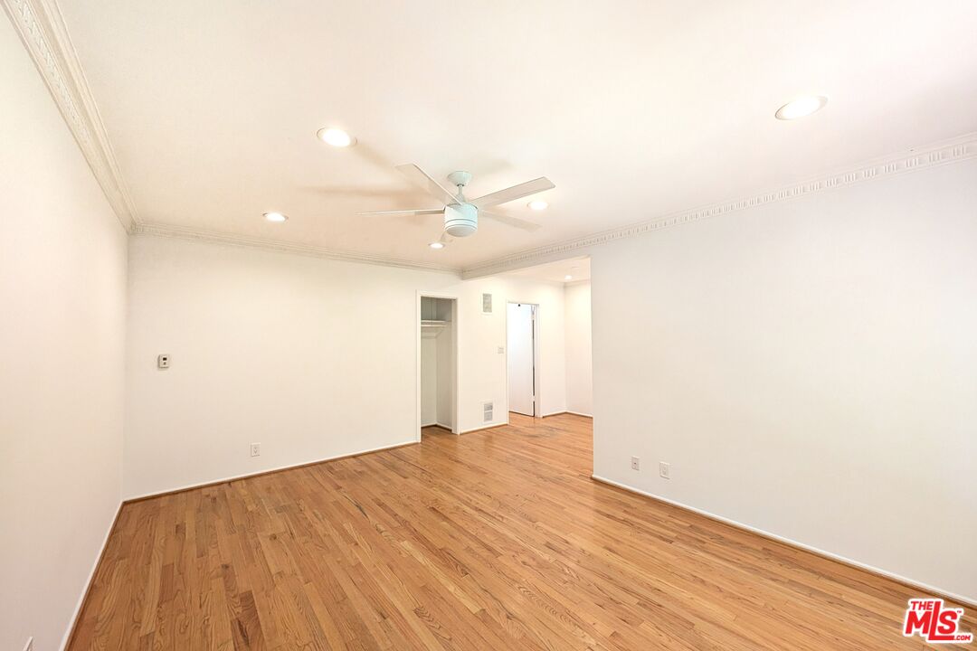 1037 11th St Unit: 3