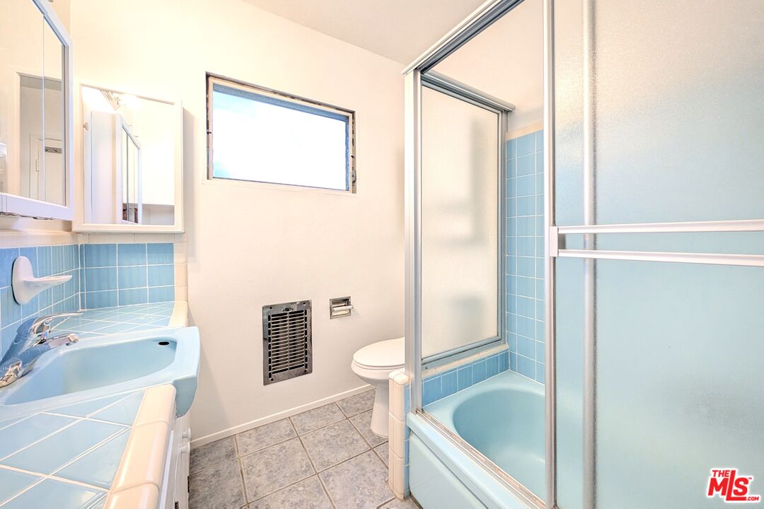 1037 11th St Unit: 3