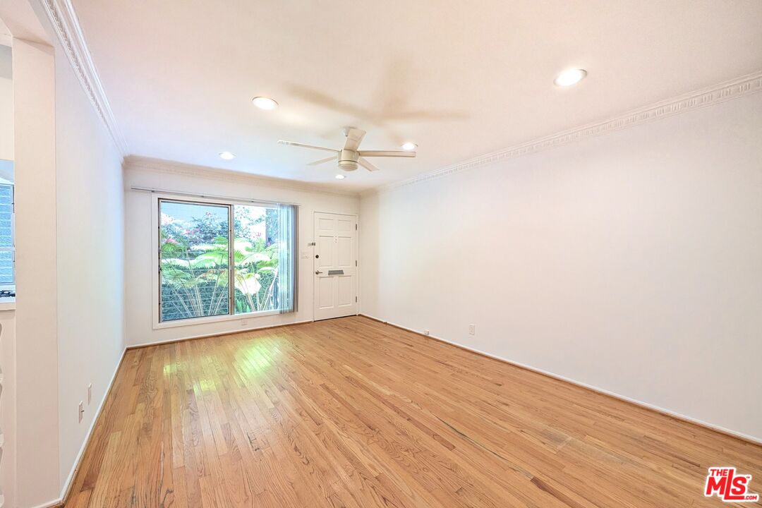 1037 11th St Unit: 3