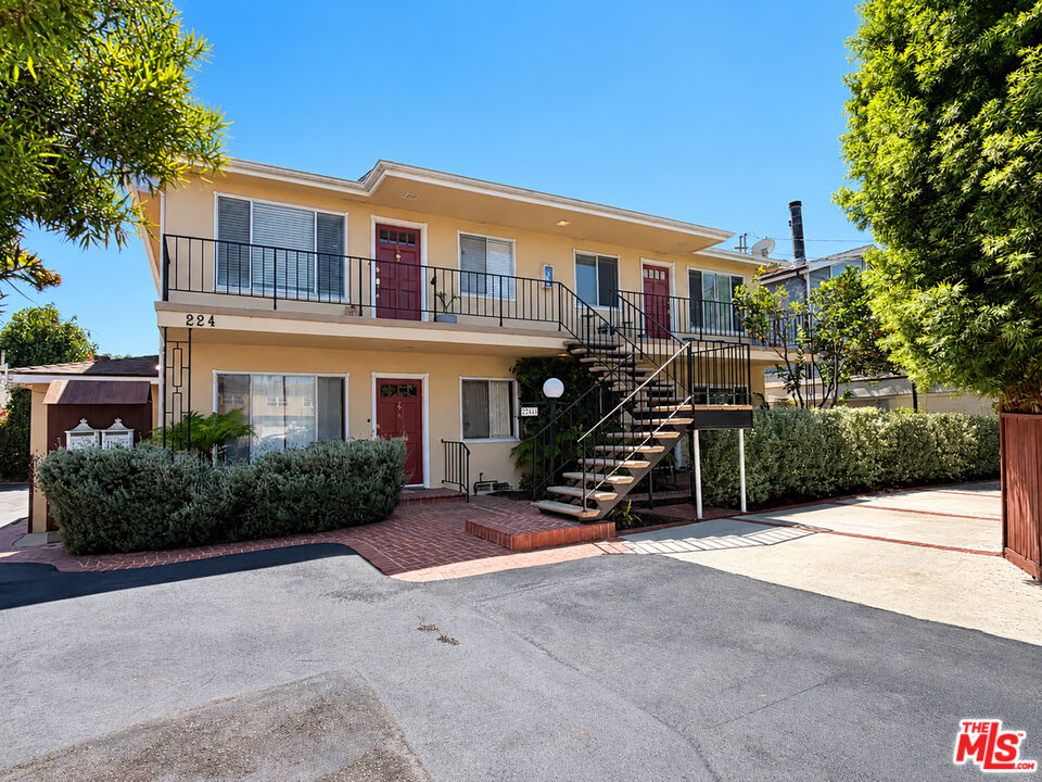 224 Bicknell Ave Unit: C