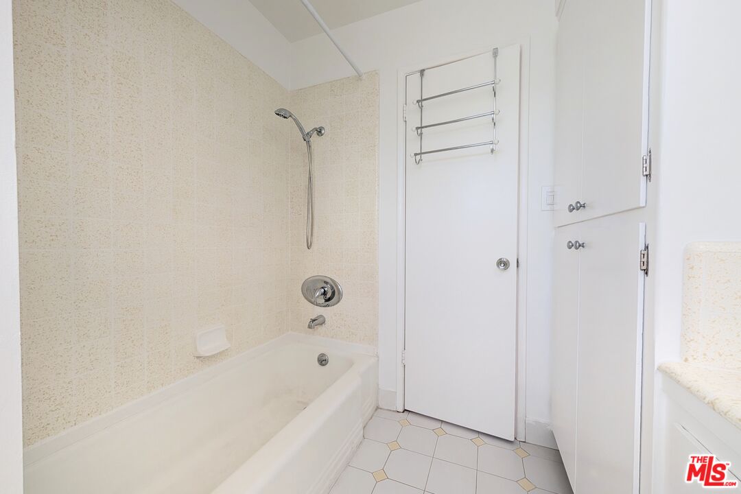 224 Bicknell Ave Unit: C