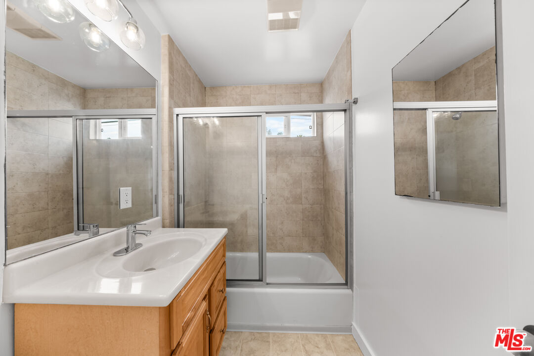 1047 18th St Unit: H