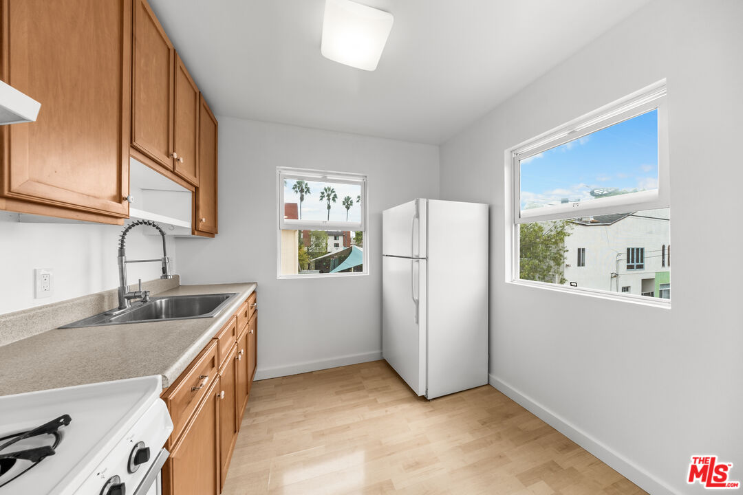 1047 18th St Unit: H