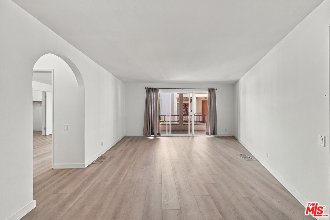 2045 4th St Unit: 208B