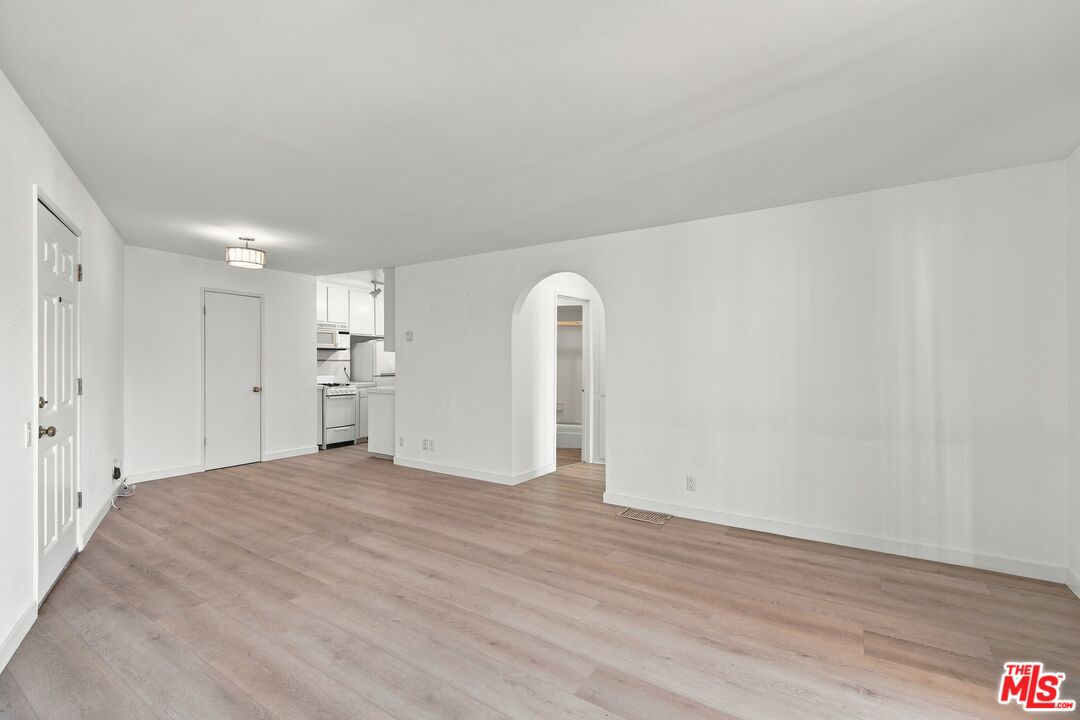 2045 4th St Unit: 208B