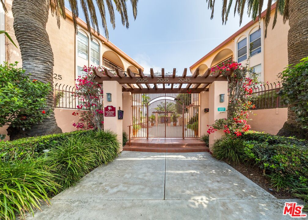 2045 4th St Unit: 208B