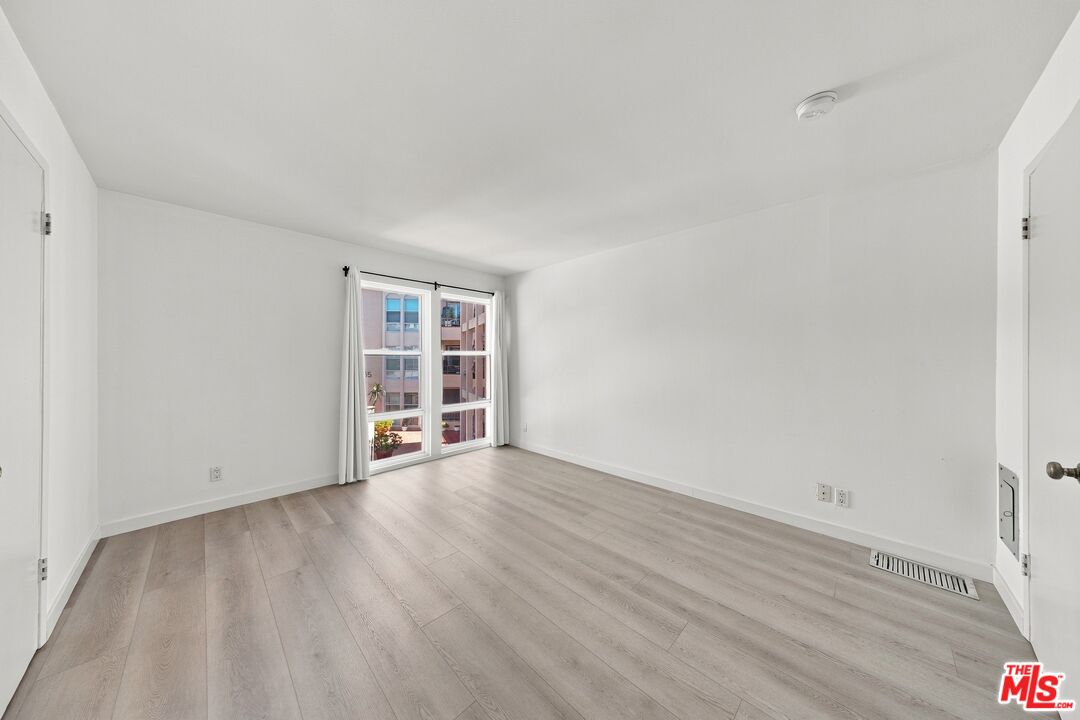 2045 4th St Unit: 208B