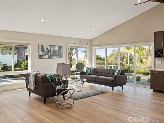 9 Lantana PL