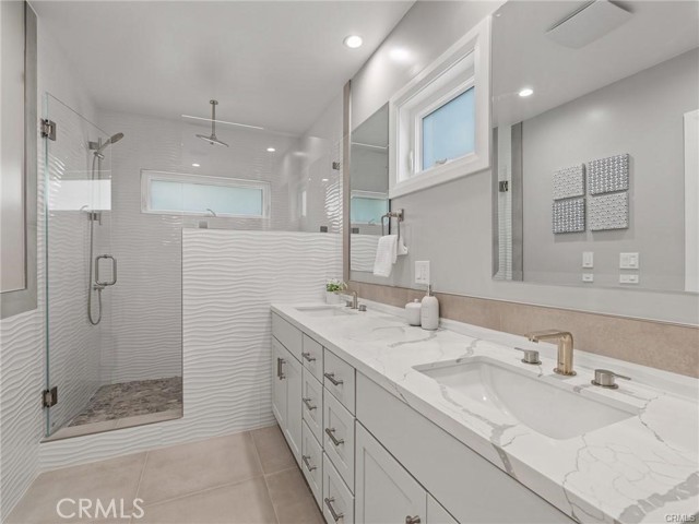 9 Lantana PL