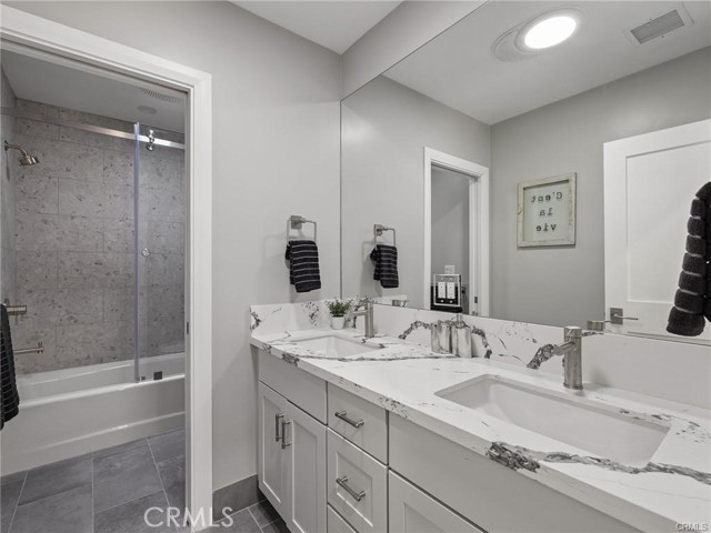9 Lantana PL