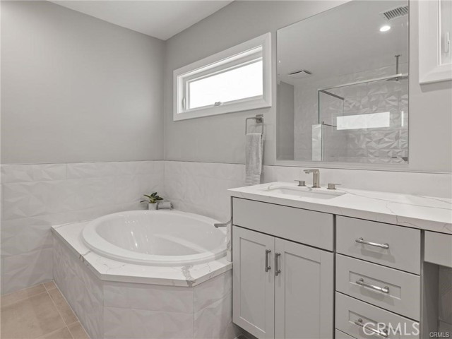 9 Lantana PL