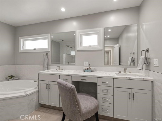 9 Lantana PL