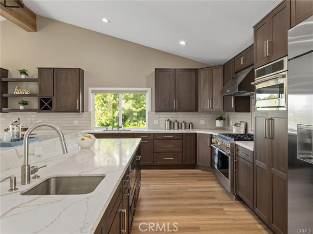 9 Lantana PL
