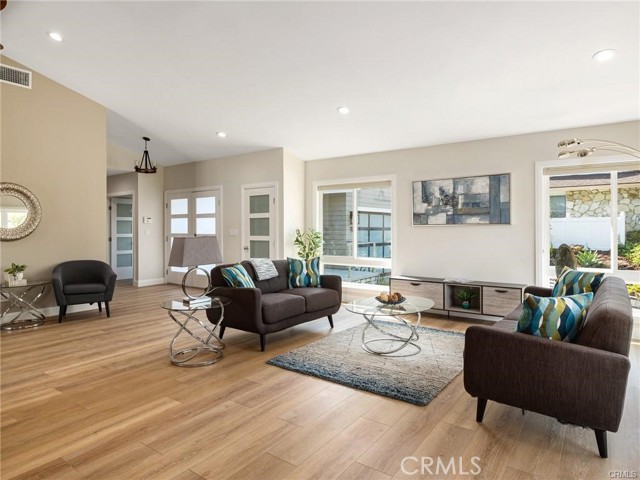 9 Lantana PL