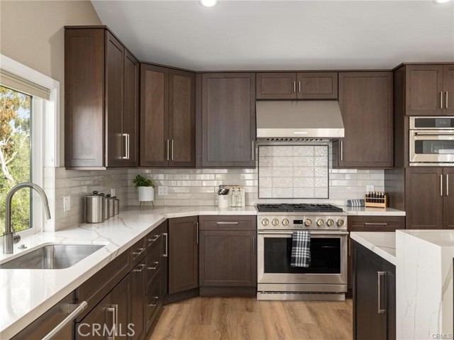 9 Lantana PL