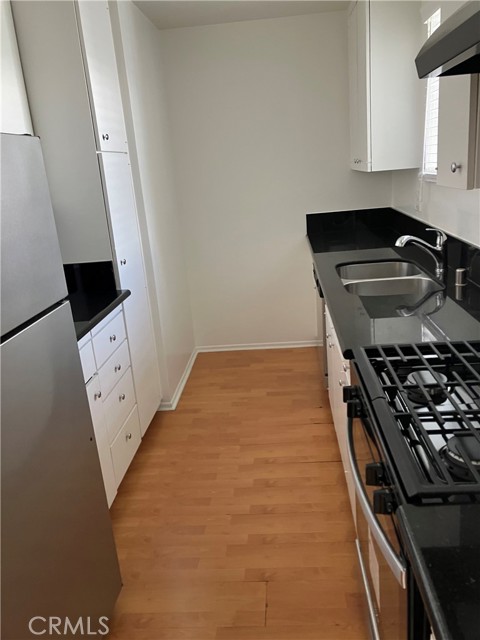 1033 3rd ST Unit: 211