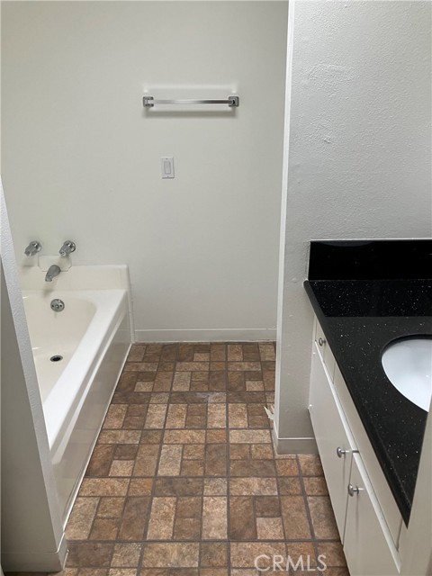 1033 3rd ST Unit: 211