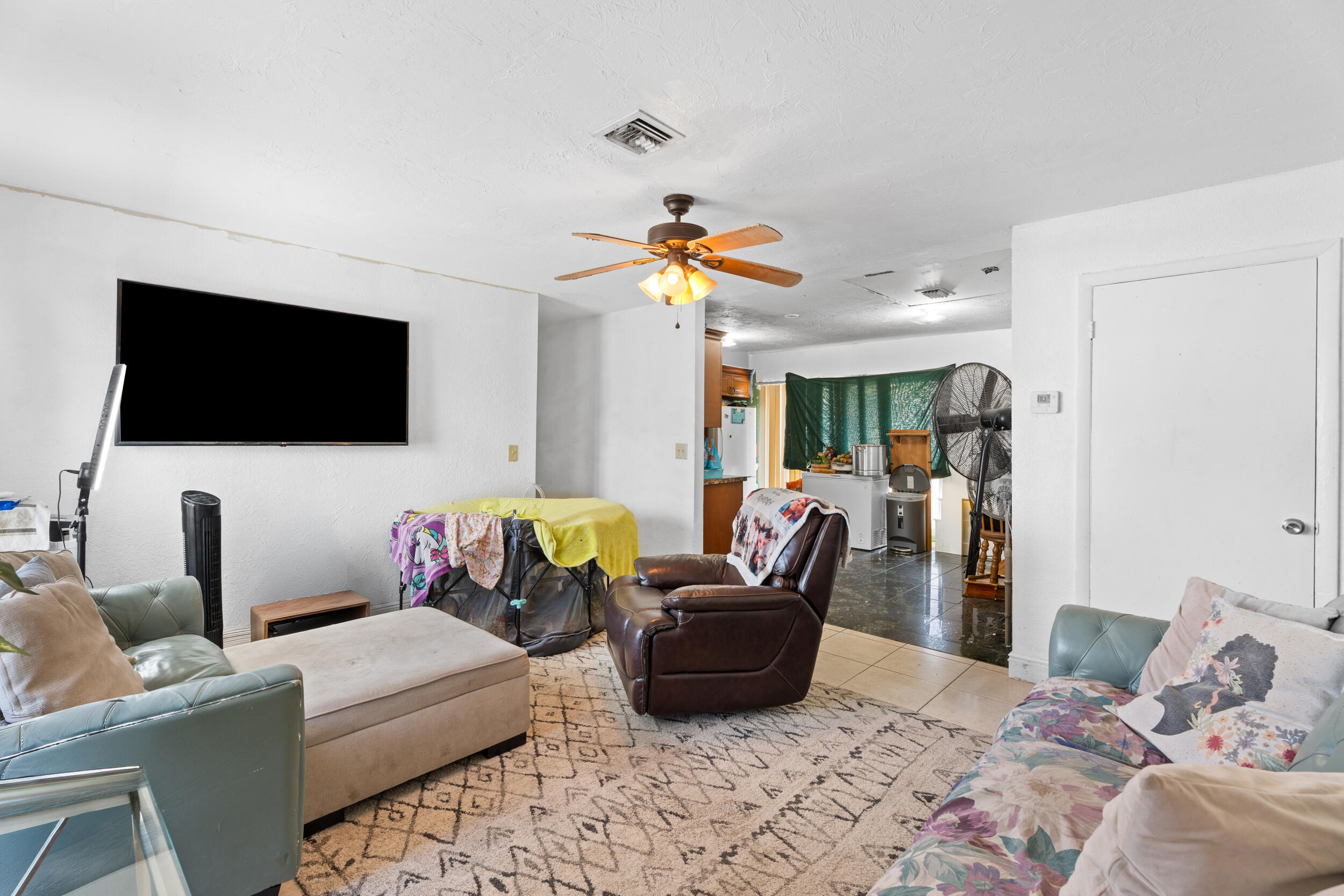 1449 W 35th Street