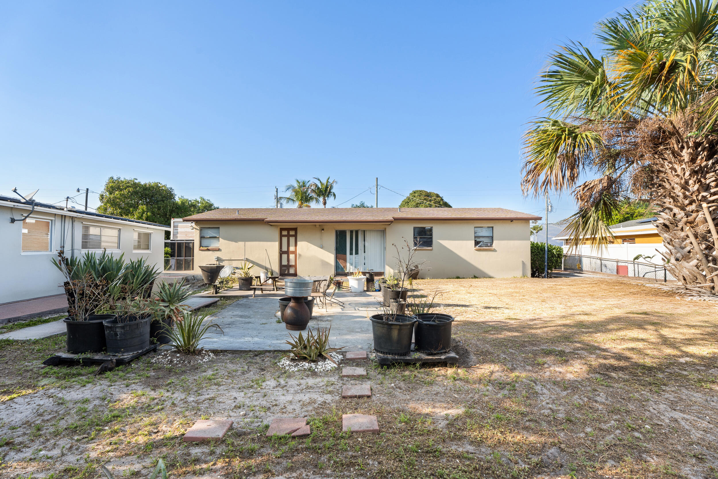 1449 W 35th Street