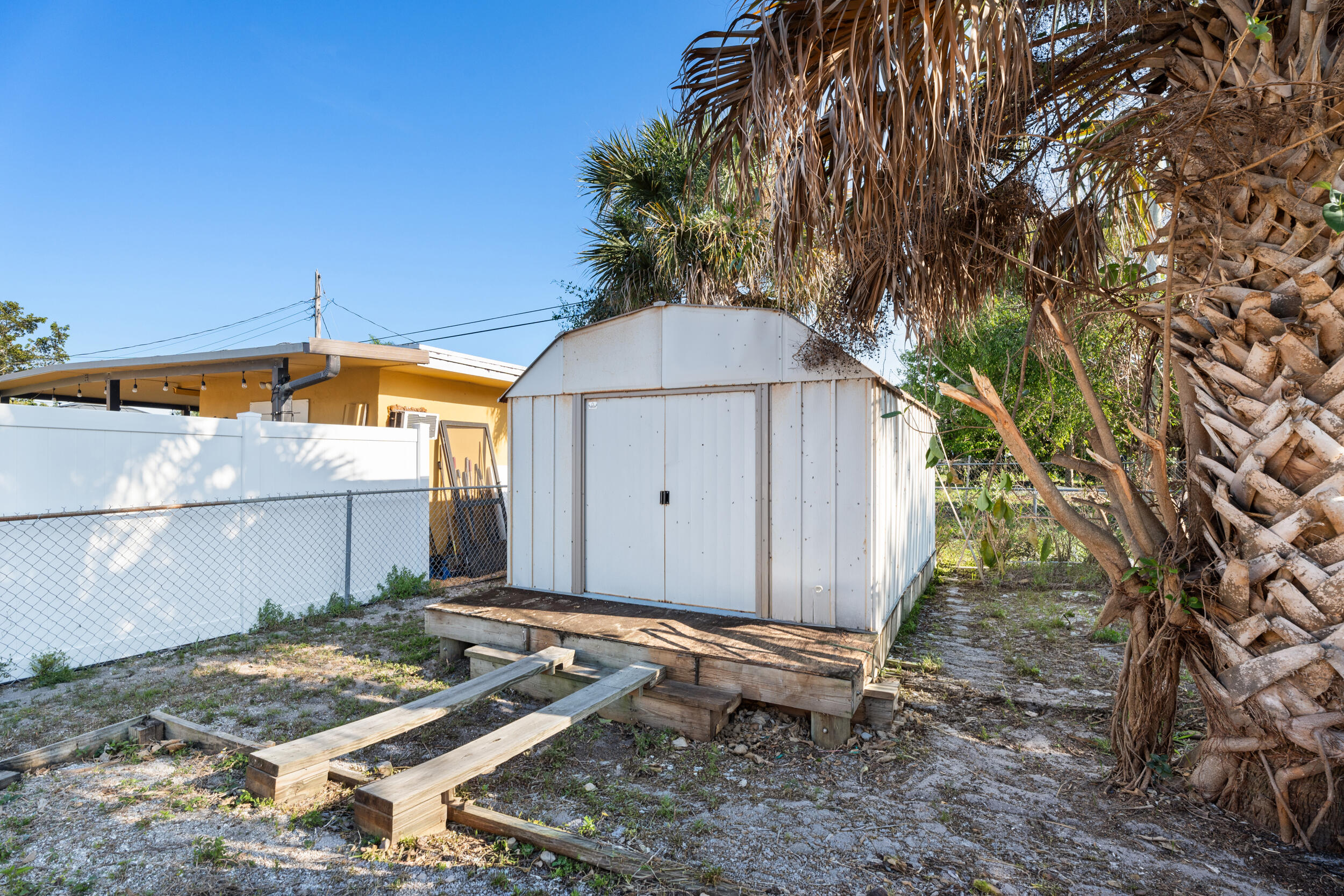 1449 W 35th Street