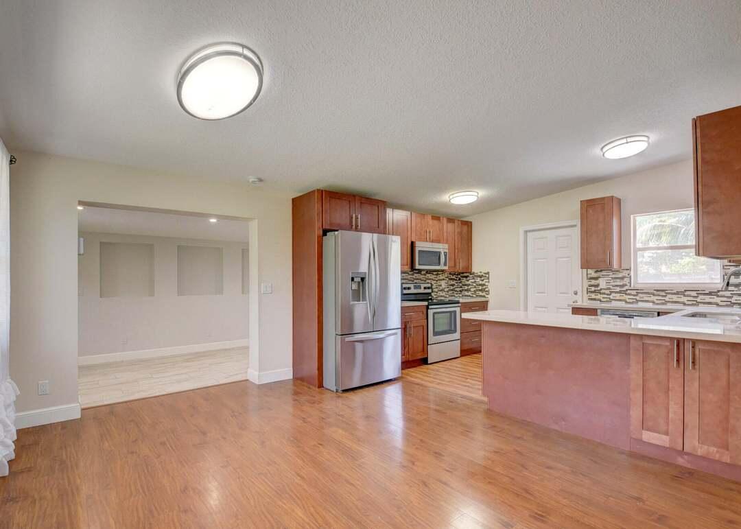 612 Hibiscus Drive