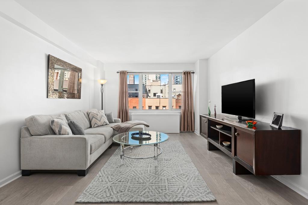 400 E 77th Street 6-J