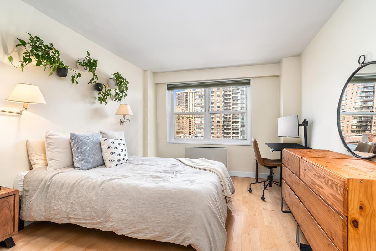 400 E 77th Street 12-C