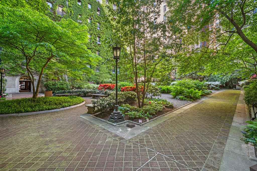 210 W 90th Street 10-J